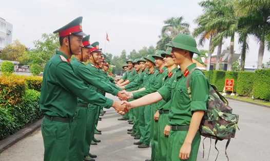 Cử tri tỉnh Bình Phước kiến nghị trợ cấp hằng tháng cho sĩ quan phục viên. Ảnh: BQP
