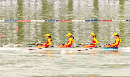 Rowing mang về tấm huy chương đầu tiên cho đoàn thể thao Việt Nam tại ASIAD 19. Ảnh: Bùi Lượng