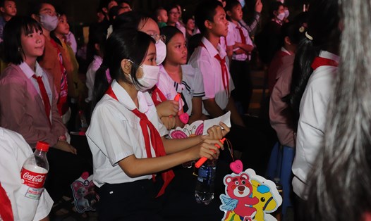 Đà Nẵng tổ chức "Đêm hội trăng rằm" cho 300 em nhỏ có hoàn cảnh khó khăn. Ảnh: Nguyễn Linh