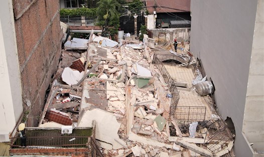 Hiện trường căn nhà 4 tầng bị sập tại đường Bình Quới (quận Bình Thạnh, TPHCM). Ảnh: Anh Tú