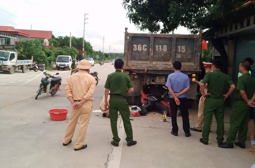 Làm rõ 2 vụ xe máy tông vào đuôi xe tải khiến 2 người chết ở Bình Dương