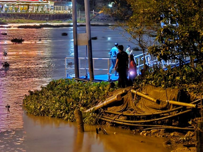 Nơi phát hiện thi thể người mẹ dưới sông Sài Gòn. Ảnh: Dương Bình