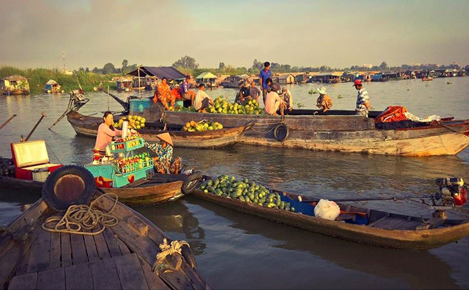 Chợ nổi miền Tây. Ảnh: Tổng cục Du lịch