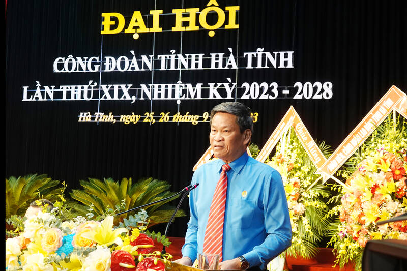 Ông Huỳnh Thanh Xuân - Phó Chủ tịch Tổng LĐLĐ Việt Nam phát biểu chỉ đạo Đại hội. Ảnh: Trần Tuấn.