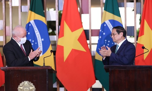  Thủ tướng Chính phủ Phạm Minh Chính và Tổng thống Brazil Luiz Inacio Lula da Silva gặp gỡ báo chí sau hội đàm. Ảnh: VGP