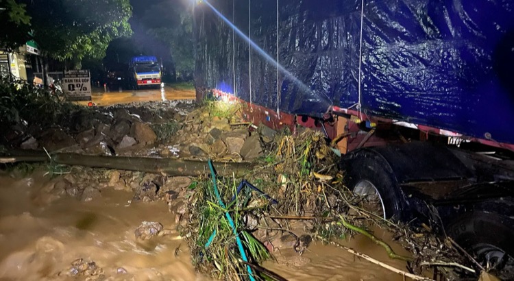 Một số điểm đã bị sạt lở tại huyện Minh Hoá do mưa lớn. Ảnh: Đức Trí