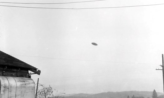 Một cựu điều tra viên UFO của Anh cho rằng chính phủ cần phải học hỏi Mỹ trong cách đối mặt và nghiên cứu về UFO hay UAP. Ảnh: Chụp màn hình