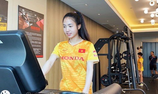 Trần Thị Duyên nỗ lực tìm vị trí ở tuyển nữ Việt Nam. Ảnh: VFF 