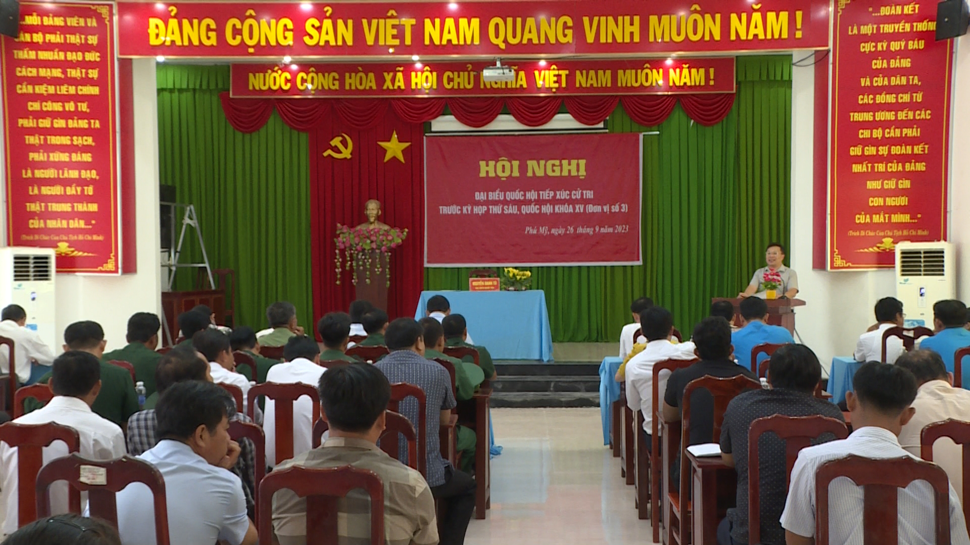 Đoàn Đại biểu Quốc hội tỉnh Kiên Giang đơn vị số 3 có buổi tiếp xúc cử tri xã Phú Mỹ, huyện Giang Thành. Ảnh: Nguyên Anh