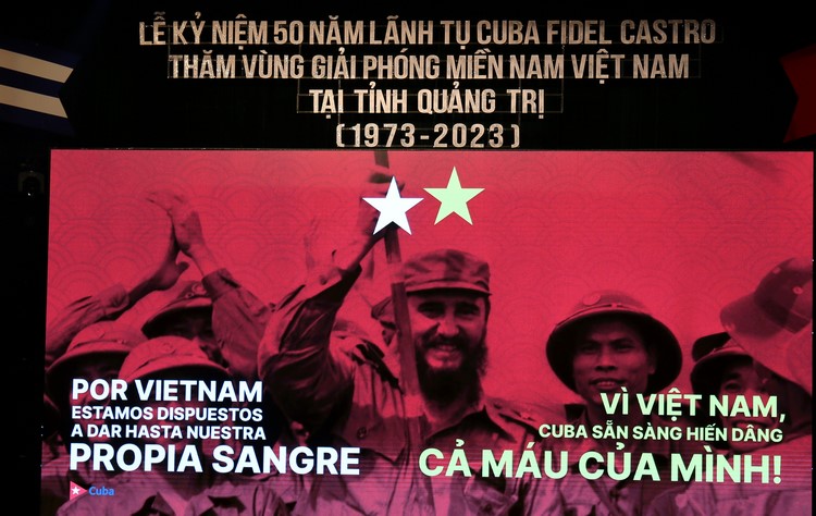 Câu nói của Lãnh tụ Fidel Castro thăm vùng giải phóng miền Nam Việt Nam được nhắc lại tại lễ kỷ niệm. Ảnh: Hưng Thơ.