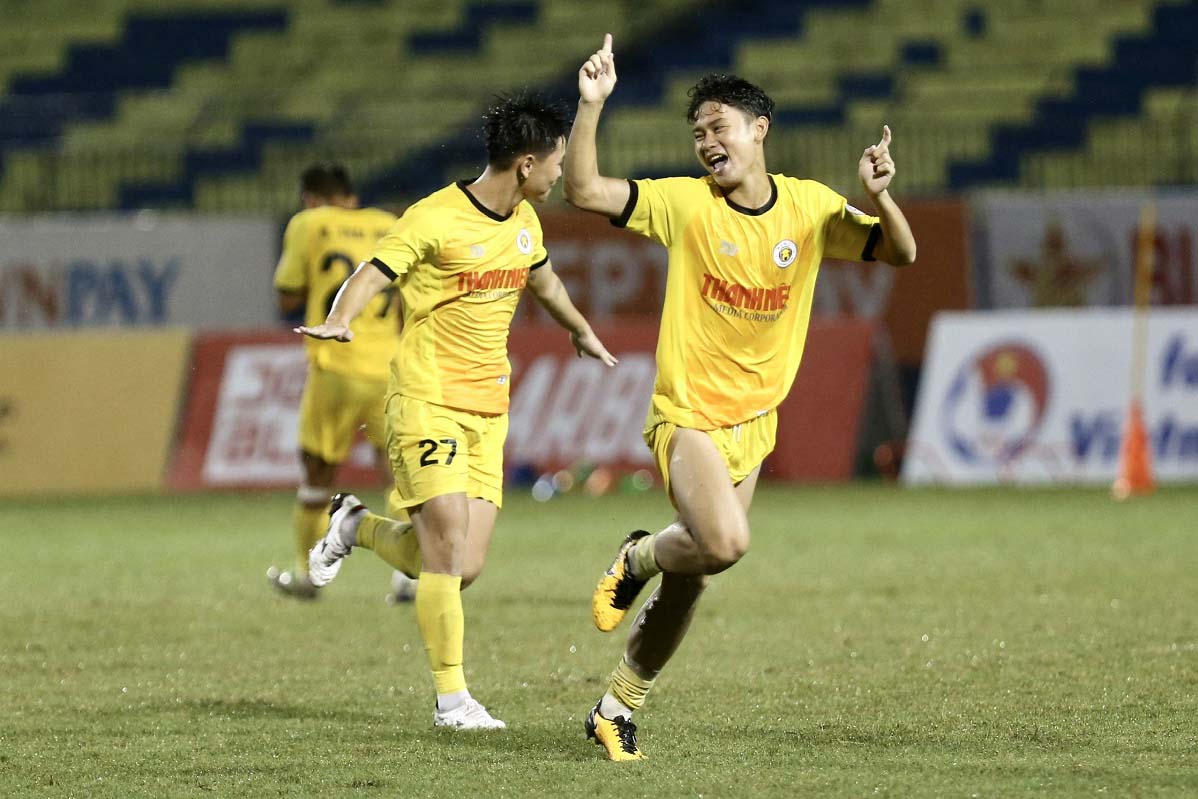 Giành thắng lợi 9-8, U21 Hà Nội giành quyền vào bán kết và sẽ gặp đội thắng trong trận đấu giữa U21 Thanh Hóa với U21 Sông Lam Nghệ An.