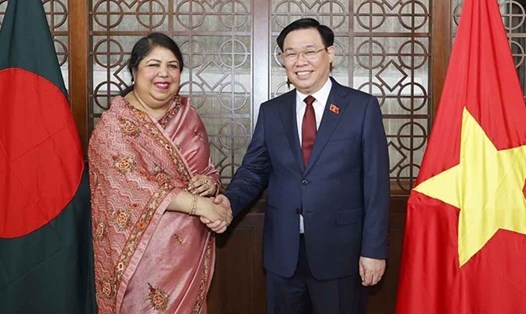 Chủ tịch Quốc hội Vương Đình Huệ và Chủ tịch Quốc hội Bangladesh Shirin Sharmin Chaudhury. Ảnh: Quochoi.vn