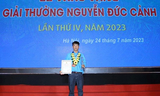 Nguyễn Vũ Lượng tại lễ trao Giải thưởng Nguyễn Đức Cảnh lần thứ IV. Ảnh NVCC.
