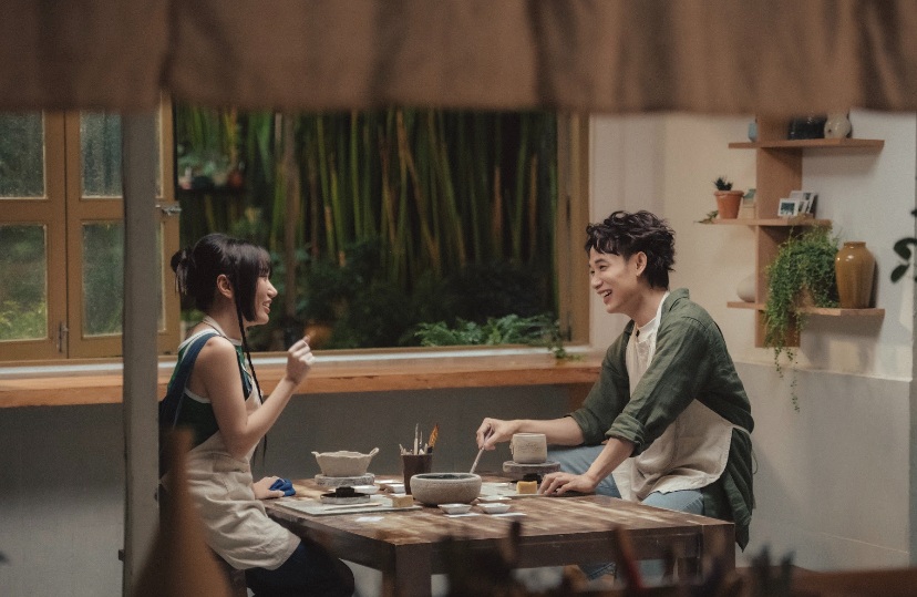 Orange và Trúc Nhân đã có những chia sẻ thú vị về tình bạn trong showbiz. Ảnh: NVCC.