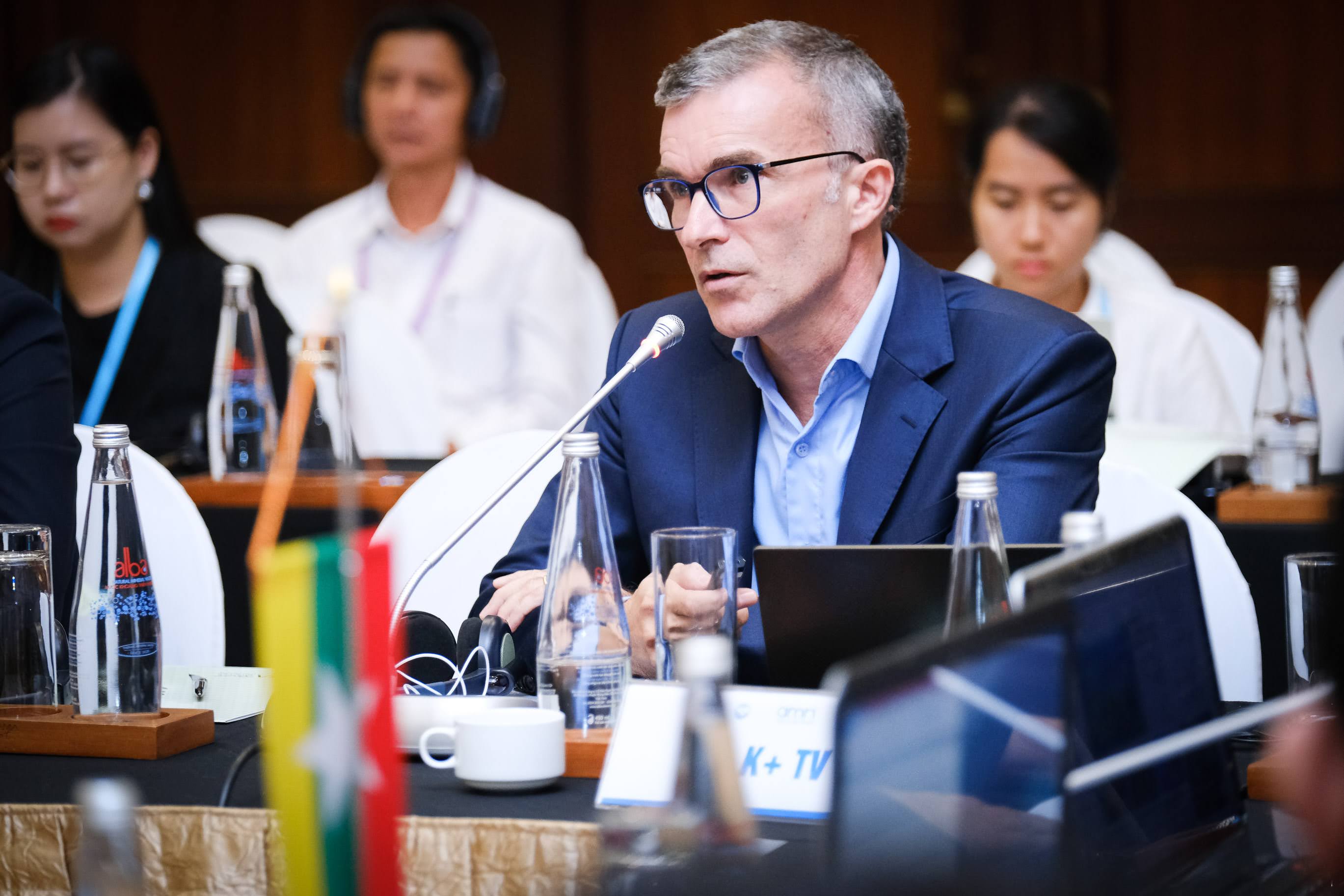 Ông Thomas Jayet - CEO Truyền hình K+ chia sẻ về chủ đề phát triển và bảo vệ nội dung trong chuyển đổi số tại “Hội thảo ASEAN về Chuyển đổi số báo chí - Kiến tạo tri thức số”. Ảnh: DN cung cấp