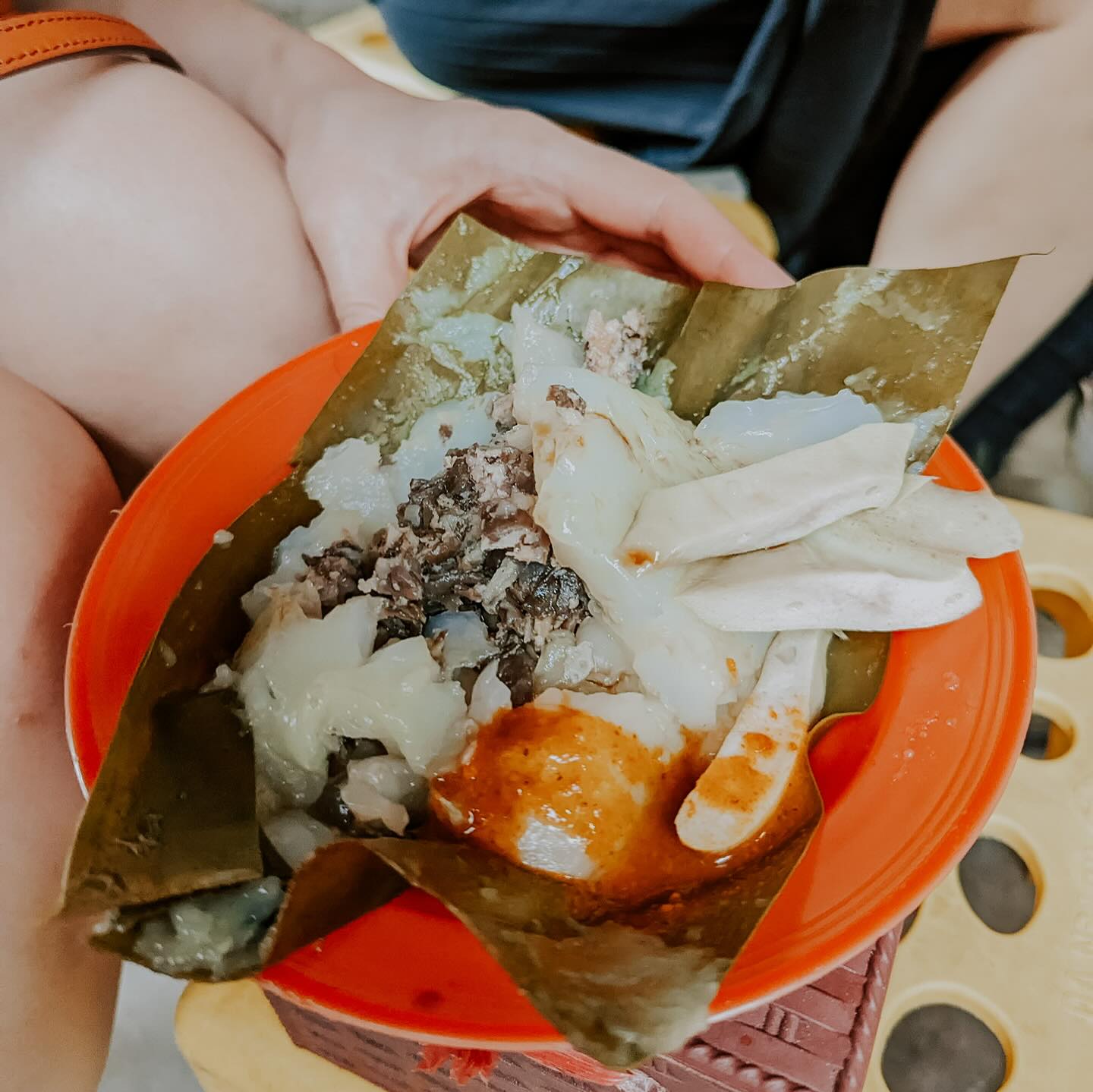 Món bánh giò vỉa hè. 