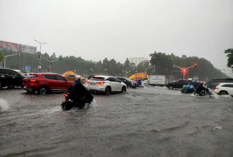 Theo ghi nhận của Lao Động, trong ngày 27.9, trên địa bàn tỉnh Thanh Hóa xảy ra mưa lớn và liên tục. Ảnh: Quách Du 