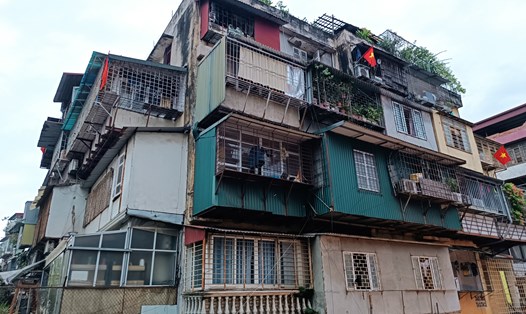Đến năm 2025, TP Hà Nội sẽ triển khai cải tạo, xây dựng lại 4 khu chung cư cũ có nhà nguy hiểm cấp D. Ảnh minh họa: Thu Giang 