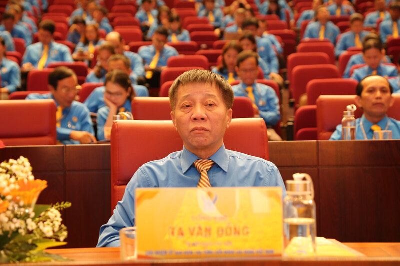 Ủy viên Đoàn Chủ tịch Tổng LĐLĐ Việt Nam Tạ Văn Đồng dự, chỉ đạo Đại hội. Ảnh: Viên Nguyễn.