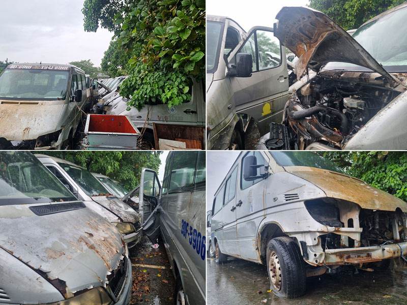 Hơn 20 chiếc xe ô tô nằm không nhiều năm, gây mất mỹ quan bến xe Thái Bình. Ảnh: Hà Vi