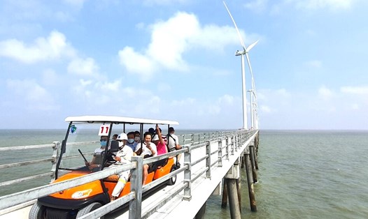 Hầu hết các tỉnh ven biển ĐBSCL đều phát triển mạnh điện gió. Ảnh: Nhật Hồ