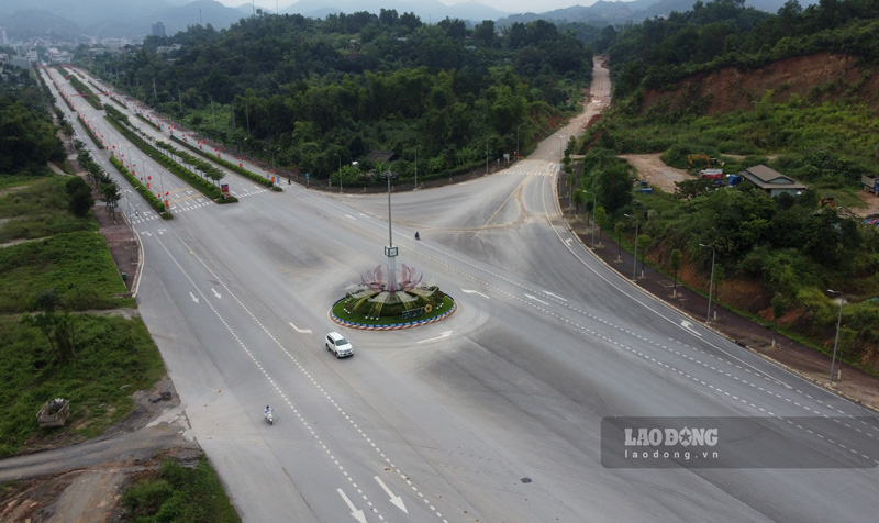 Dự án có điểm đầu tại Km0+00 giao với Quốc lộ 34B (tại Km53+250) thuộc phường Duyệt Trung, TP. Cao Bằng; điểm cuối tại Km7+558,18 giao với Quốc lộ 3 (tại Km271+500) thuộc phường Sông Hiến Tp. Cao Bằng, tổng chiều dài tuyến khoảng 7,56km. Ảnh: Tân Văn.
