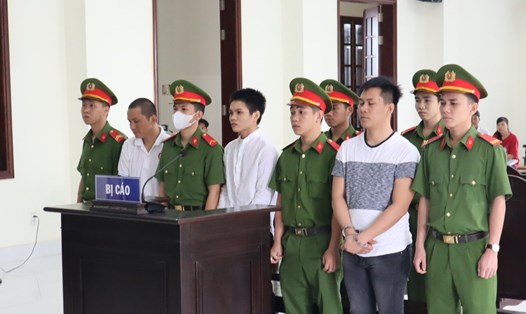 Tại phiên toà xét xử 3 bị cáo vận chuyển ma túy từ Campuchia về Việt Nam. Ảnh: Dương Bình