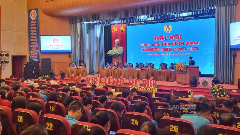220 đại biểu tham dự Đại hội Công đoàn tỉnh Tuyên Quang lần thứ XVII. Ảnh: Lam Thanh