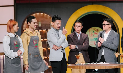 Nam diễn viên Trần Kim Hải (áo vest xám) tham gia chương trình "Của ngon vật lạ". Ảnh: VTV