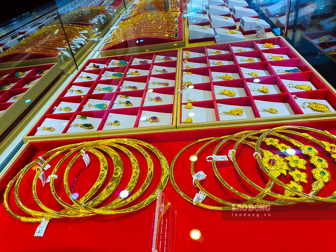 Cập nhật giá vàng chốt phiên 29.9. Ảnh: Phan Anh