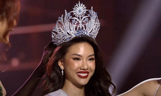 Bùi Quỳnh Hoa giành vương miện Miss Universe Vietnam 2023. Ảnh: Chụp màn hình