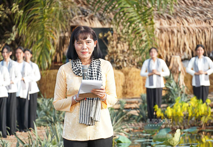 Lãnh đạo UBND tỉnh Hậu Giang phát biểu khai mạc Lễ hội. Ảnh: Phương Anh
