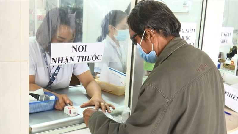 Thiếu thuốc nghiêm trọng ở Đắk Lắk: Sẽ mạnh tay xử phạt các nhà thầu vi phạm
