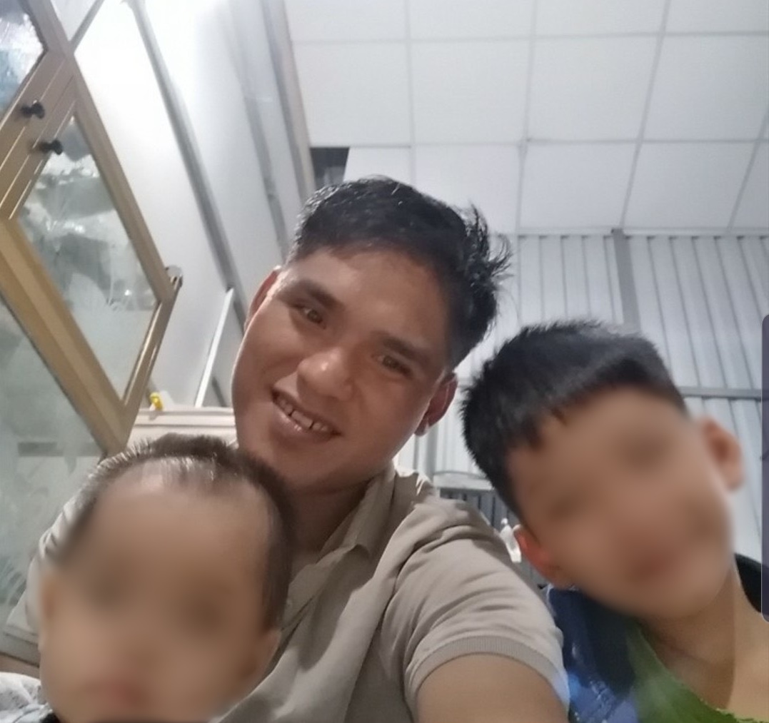 Anh Đào Duy Hào và hai con. Ảnh: Nhân vật cung cấp