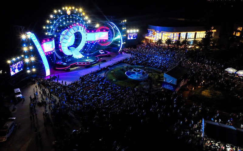 Hơn 20.000 người tham gia sự kiện Let's Charm Fest tại Hồ Tràm, đông gần gấp đôi so với năm trước. Ảnh: Ban tổ chức