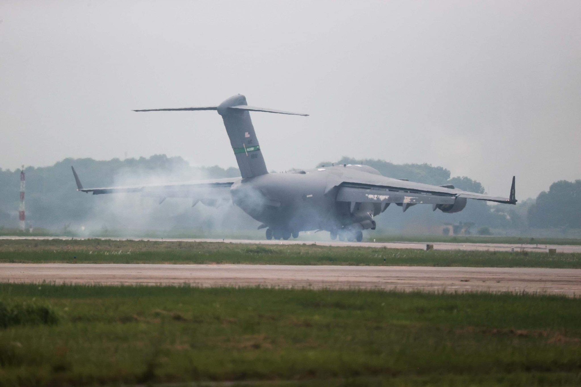 Máy bay C-17 tới Hà Nội sáng 3.9.2023. Ảnh: Hải Nguyễn