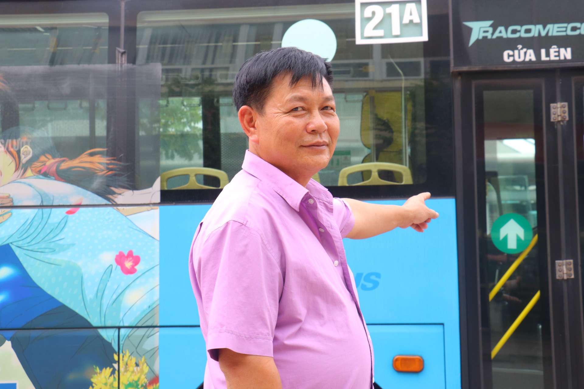 Ông Phong cũng có chuyến xe đầu tiên sau kỳ nghỉ lễ từ sáng nay 3.9. Ảnh: Thu Thảo. 