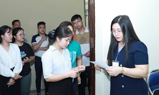 Các thí sinh dự kỳ thi tuyển dụng công chức, viên chức Thành phố Hà Nội năm 2023. Ảnh: Hanoi.gov.vn