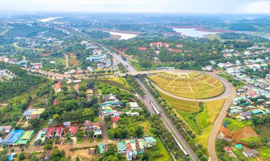 Hiện nay,  tất cả 71 xã, phường, thị trấn ở tỉnh Đắk Nông đã được kết nối cáp quang đến trung tâm. Ảnh: Phan Tuấn