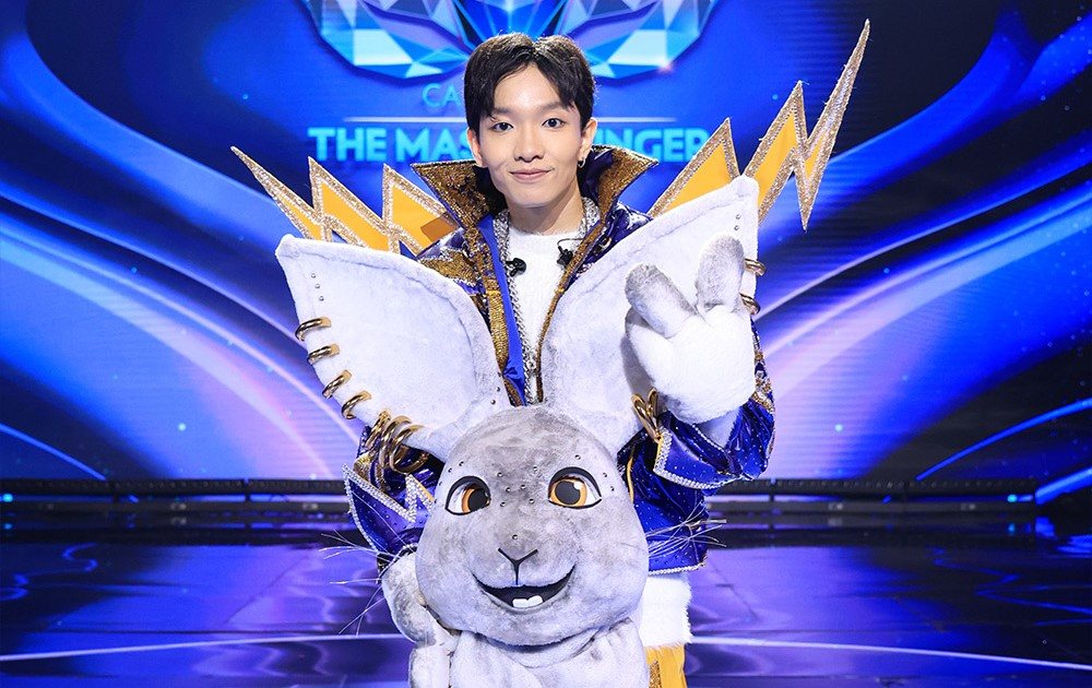 Hoàng Dũng bất ngờ lộ diện không thể đi tiếp tại "Ca sĩ mặt nạ". Ảnh: BTC.