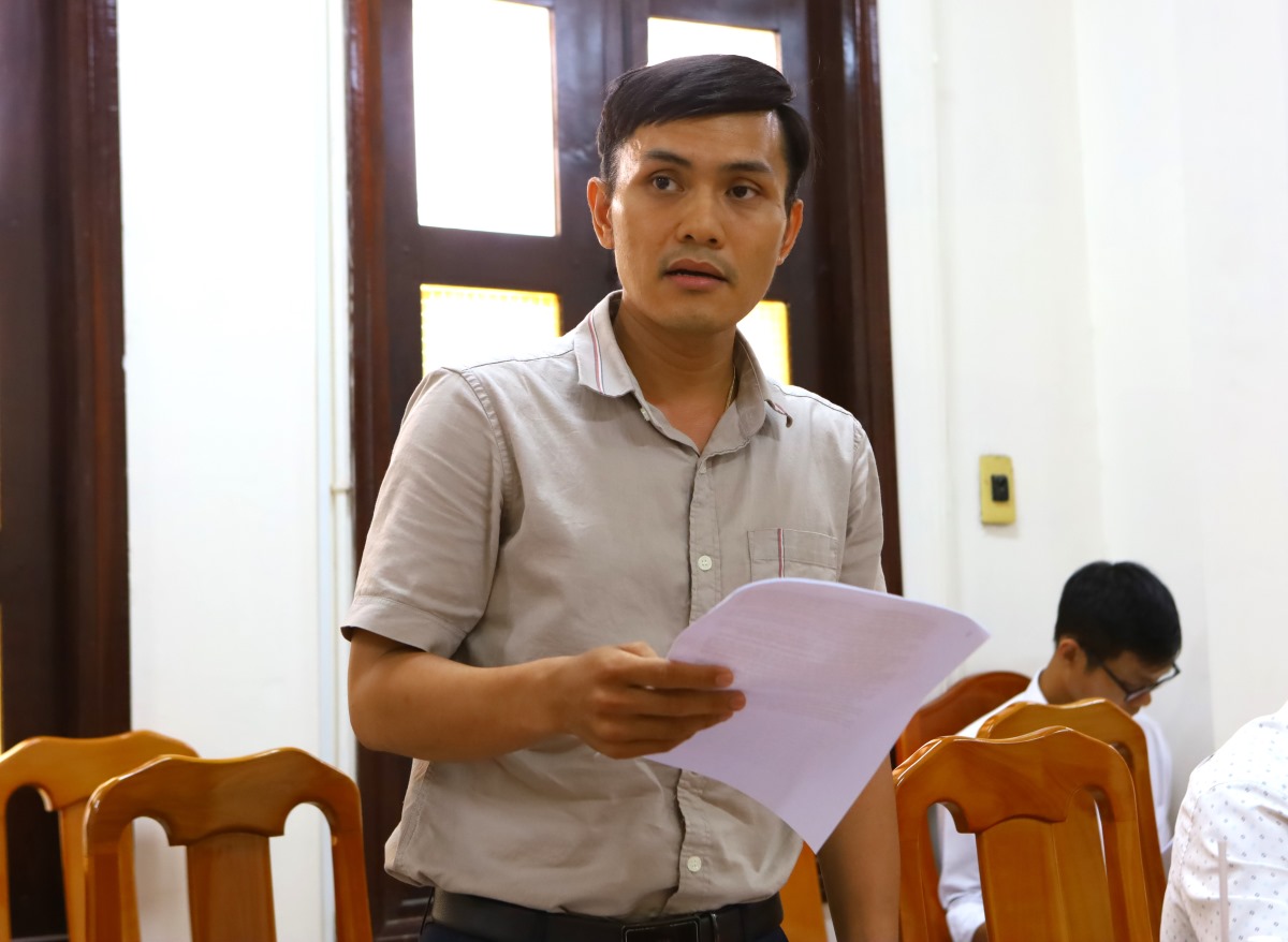 Ông Nguyễn Văn Thắng, Phó giám đốc điều hành dự án cao tốc Vĩnh Hảo - Phan Thiết cung cấp thông tin về dự án. Ảnh: Duy Tuấn