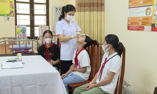 Bệnh đau mắt đỏ trên địa bàn tỉnh Ninh Bình đang có xu hướng tăng nhanh, nhất là tại các cơ sở giáo dục, trường học. Ảnh: Diệu Anh