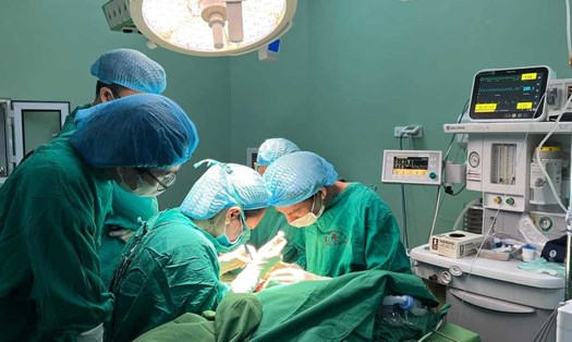 Bệnh viện Trung ương Thái Nguyên nối thành công bàn tay phải bị đứt rời. Ảnh: Bệnh viện cung cấp