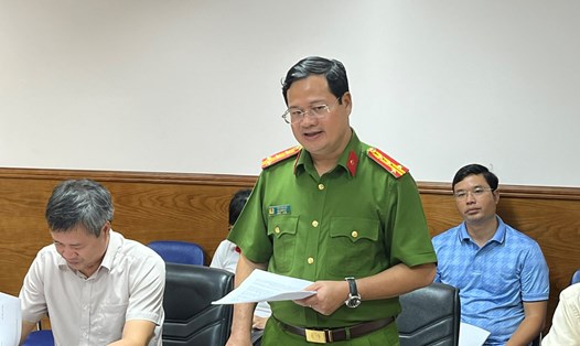 Đại tá Trần Anh Sơn - Phó giám đốc Công an tỉnh Đồng Nai phát biểu tại buổi làm việc liên quan vụ tai nạn giao thông làm 4 người tử vong tại huyện Định Quán. Ảnh: Hà Anh Chiến