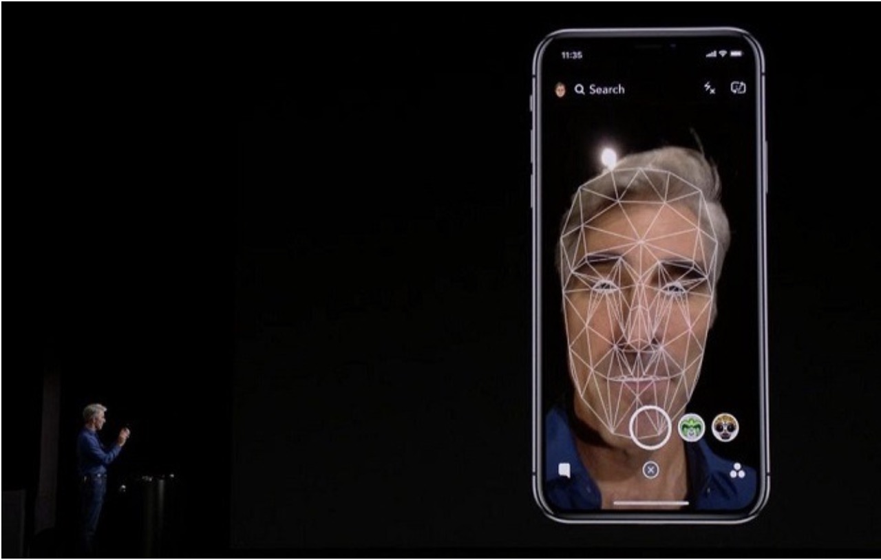 Hệ thống phần cứng kết hợp công nghệ học máy đã giúp FaceID của Apple thành công. Ảnh: Apple