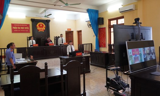 Tòa án nhân dân huyện Võ Nhai (Thái Nguyên) mở phiên tòa xét xử trực tuyến vụ án hình sự. Ảnh: vonhai.thainguyen.gov.vn