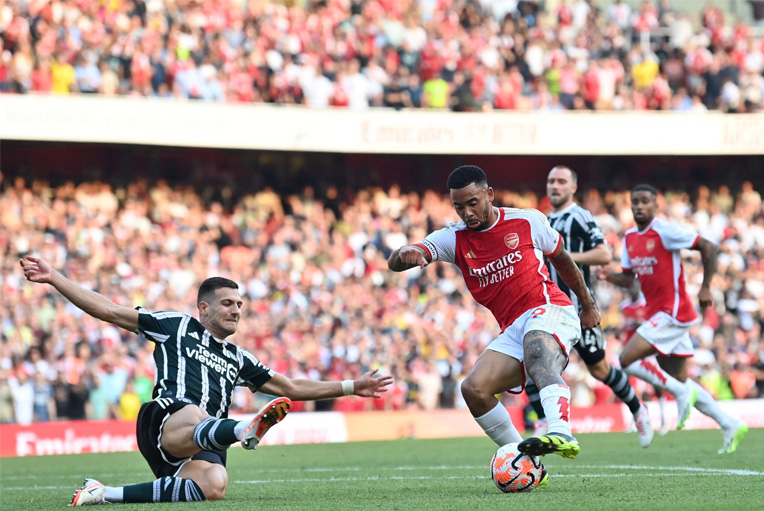 M.U đã sụp đổ trong phút bù giờ trước Arsenal. Ảnh: CLB Man United