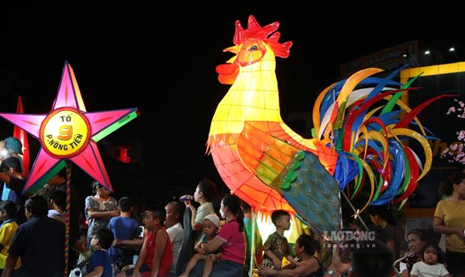 Lễ hội rước đèn Trung thu tại Tuyên Quang thu hút hơn 50 nghìn du khách ghé thăm. Ảnh: Việt Bắc.