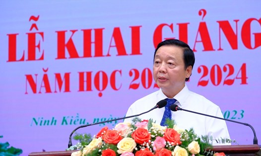 Phó Thủ tướng Chính phủ Trần Hồng Hà phát biểu trong lễ khai giảng năm học mới tại Trường THCS Đoàn Thị Điểm (TP Cần Thơ). Ảnh: Phong Linh