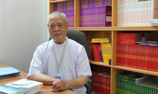 Giáo sư Văn Tần cống hiến cả đời vì sự nghiệp Y khoa và sức khoẻ nhân dân. Ảnh: Bệnh viện Bình Dân TPHCM